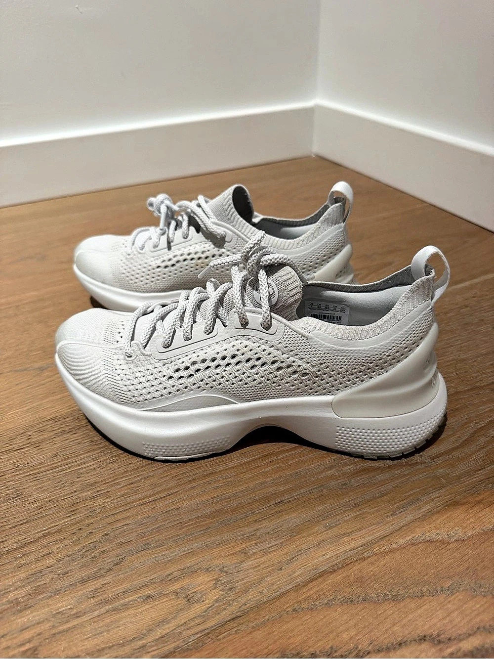 Unworn LuLuLemon sneakers